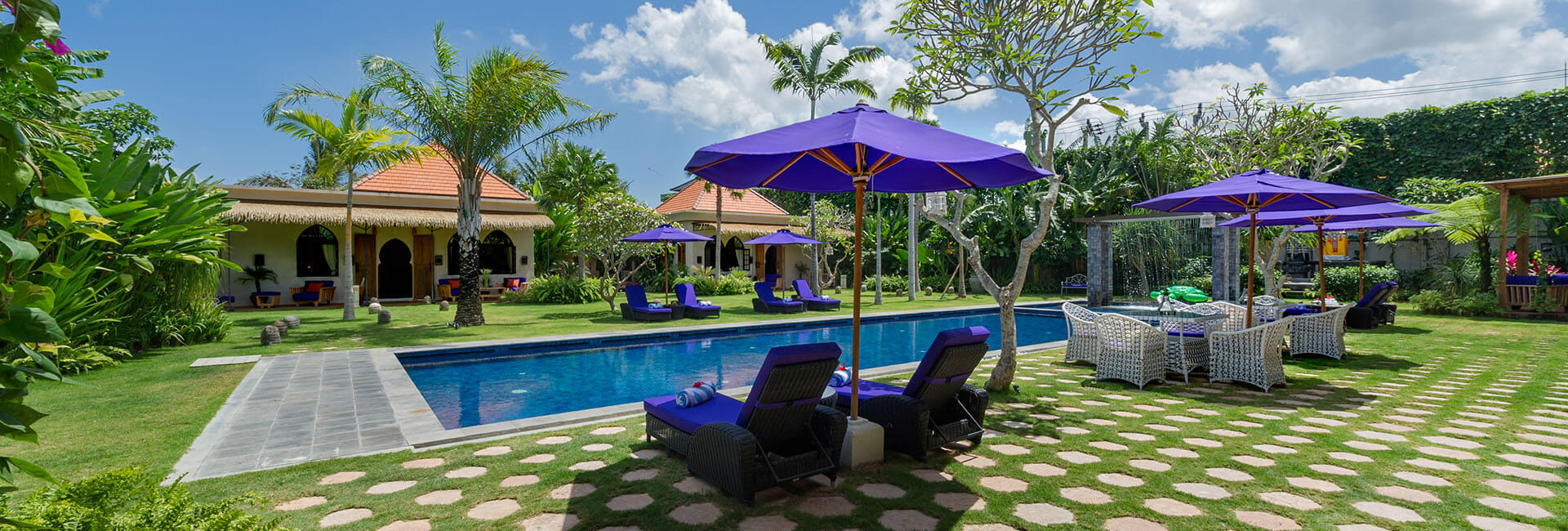 Sayang d'Amour - Poolside